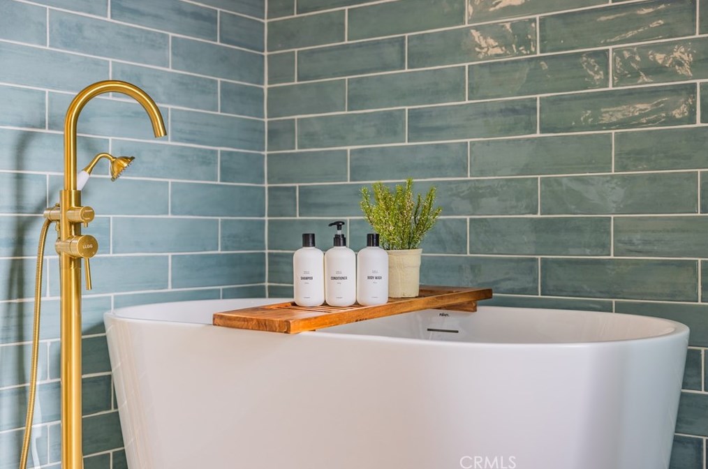 2021 Calle Candela, Fullerton CA  92833-1540 exterior