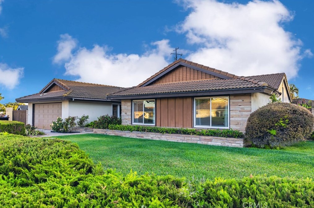 2021 Calle Candela, Fullerton CA  92833-1540 exterior