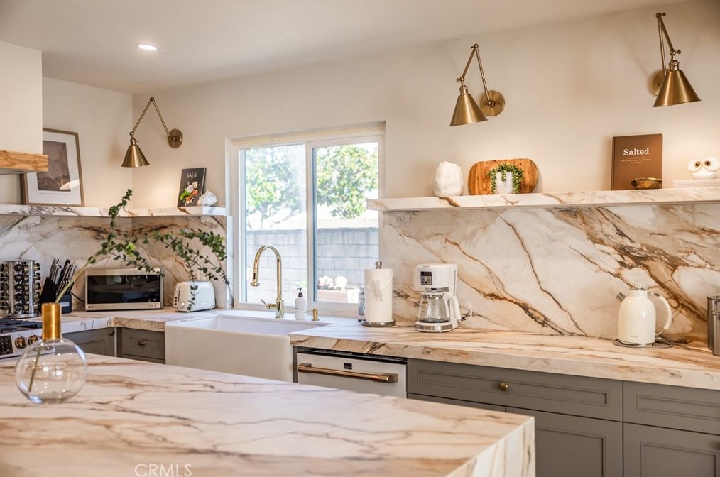 2021 Calle Candela, Fullerton CA  92833-1540 exterior