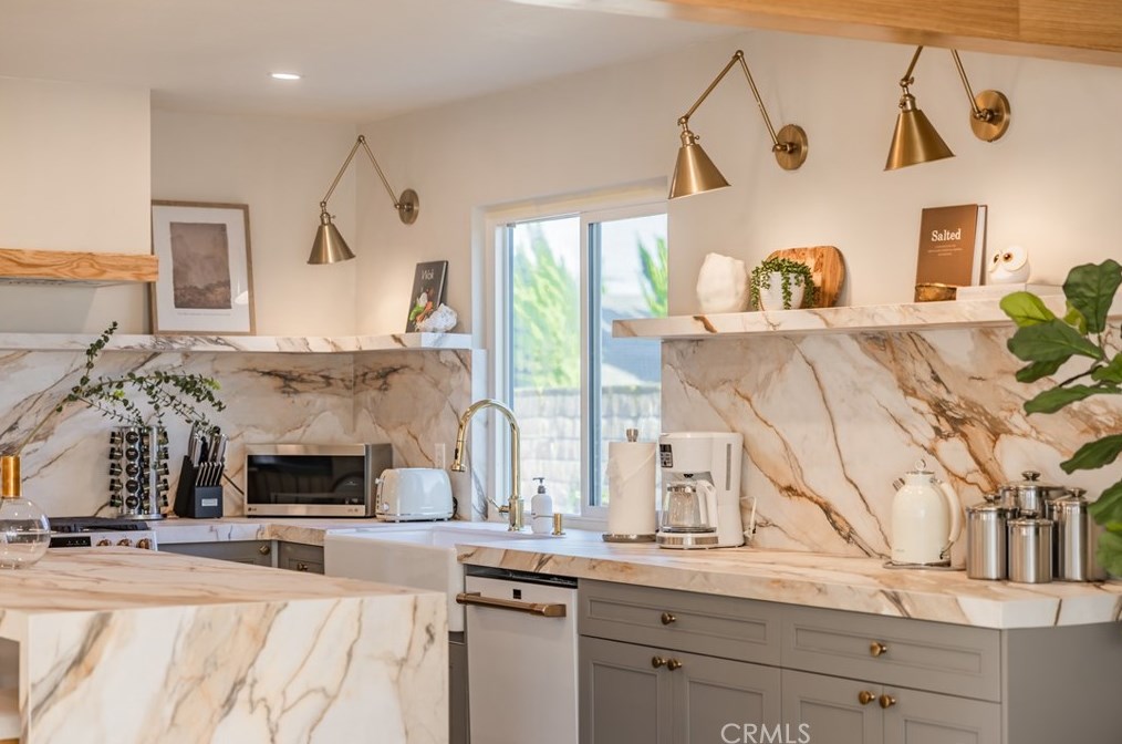 2021 Calle Candela, Fullerton CA  92833-1540 exterior