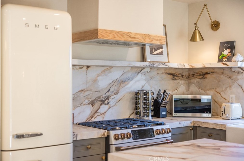 2021 Calle Candela, Fullerton CA  92833-1540 exterior