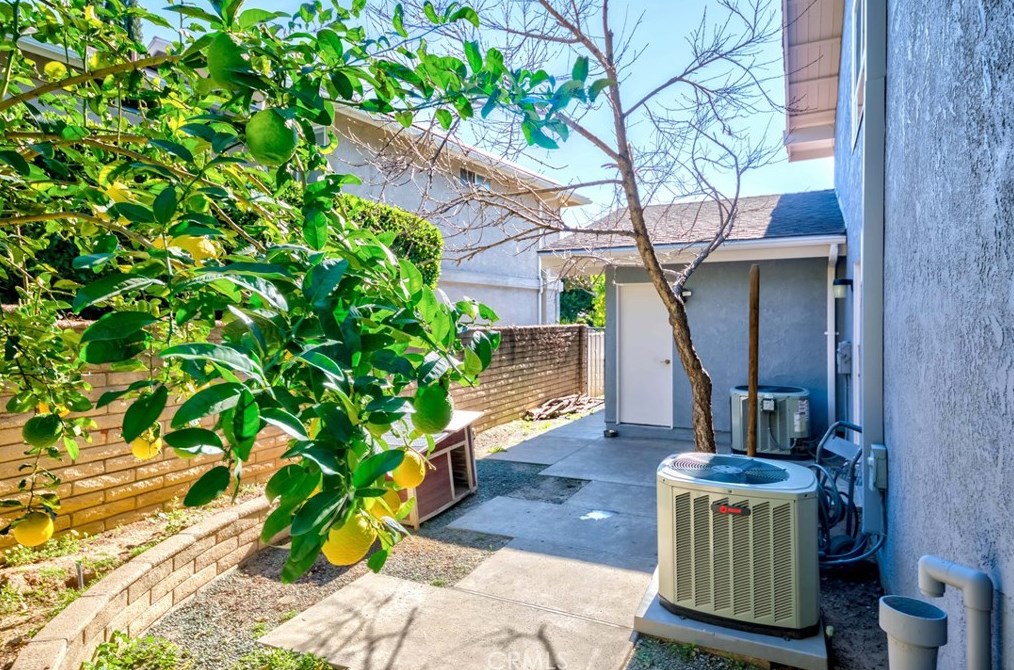 1727 Mountain View Pl, Fullerton CA  92831-1227 exterior