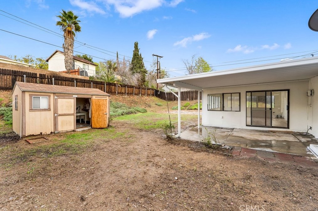 413 Alta Mesa Dr, Riverside CA  92507-3109 exterior