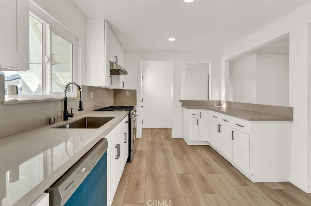 413 Alta Mesa Dr, Riverside CA  92507-3109 exterior