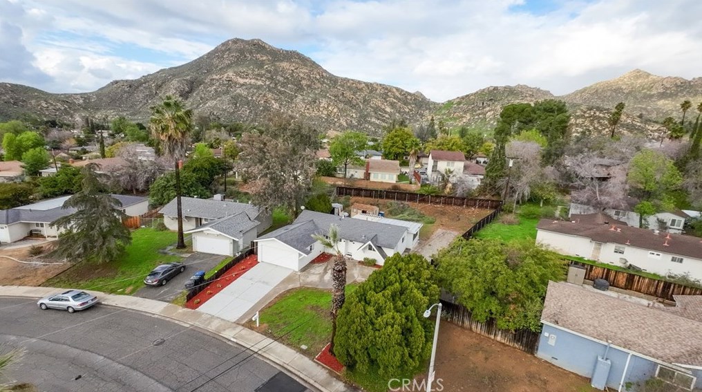 413 Alta Mesa Dr, Riverside CA  92507-3109 exterior