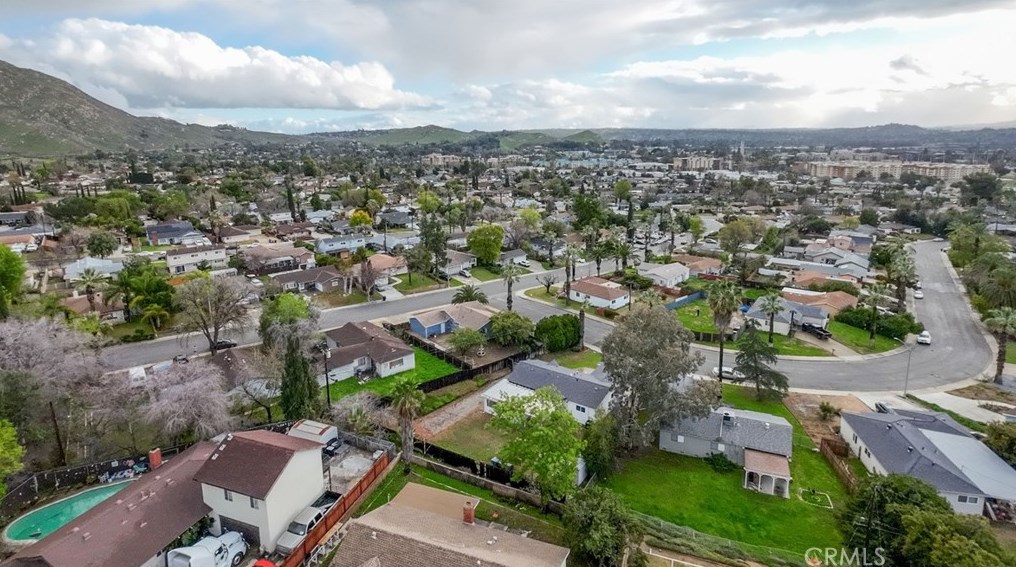 413 Alta Mesa Dr, Riverside CA  92507-3109 exterior