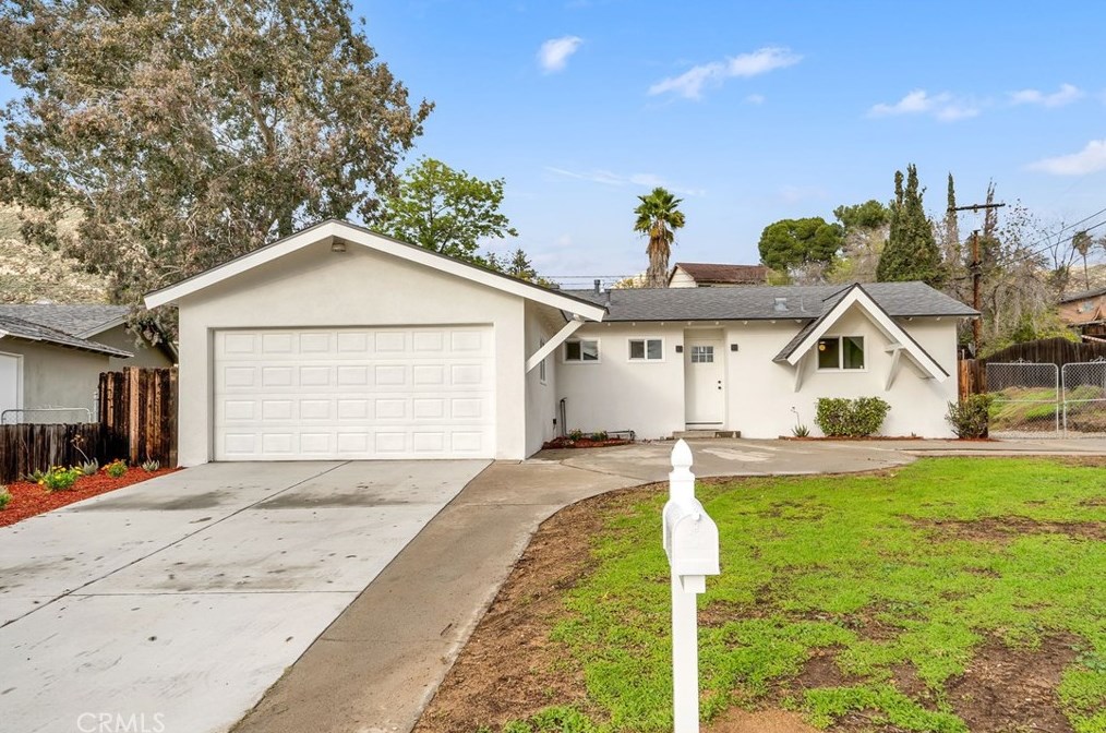 413 Alta Mesa Dr, Riverside CA  92507-3109 exterior
