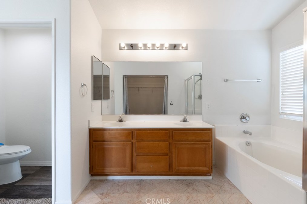 8953 Glenwood Ave, Hesperia CA  92344-8275 exterior