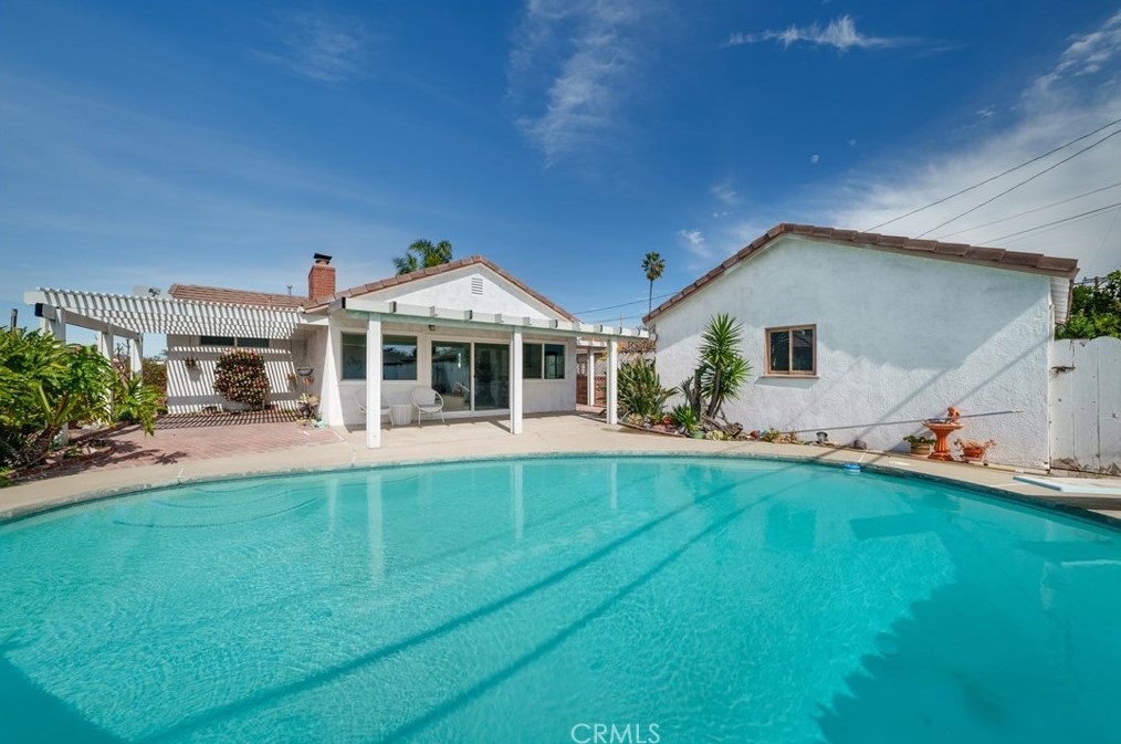 11842 Dorada Ave, Garden Grove CA  92840-5501 exterior