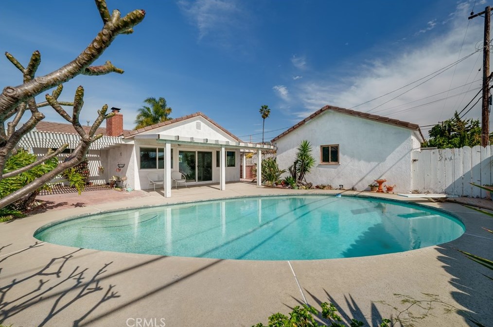 11842 Dorada Ave, Garden Grove CA  92840-5501 exterior