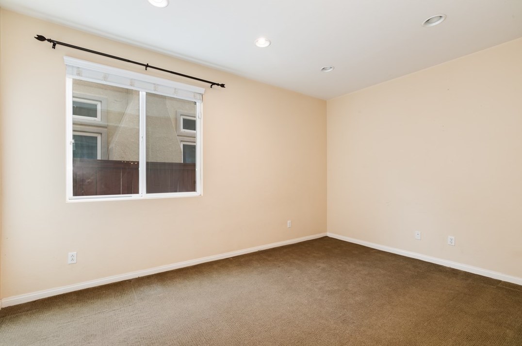 1550 Phoenix Dr, Beaumont CA  92223-7813 exterior