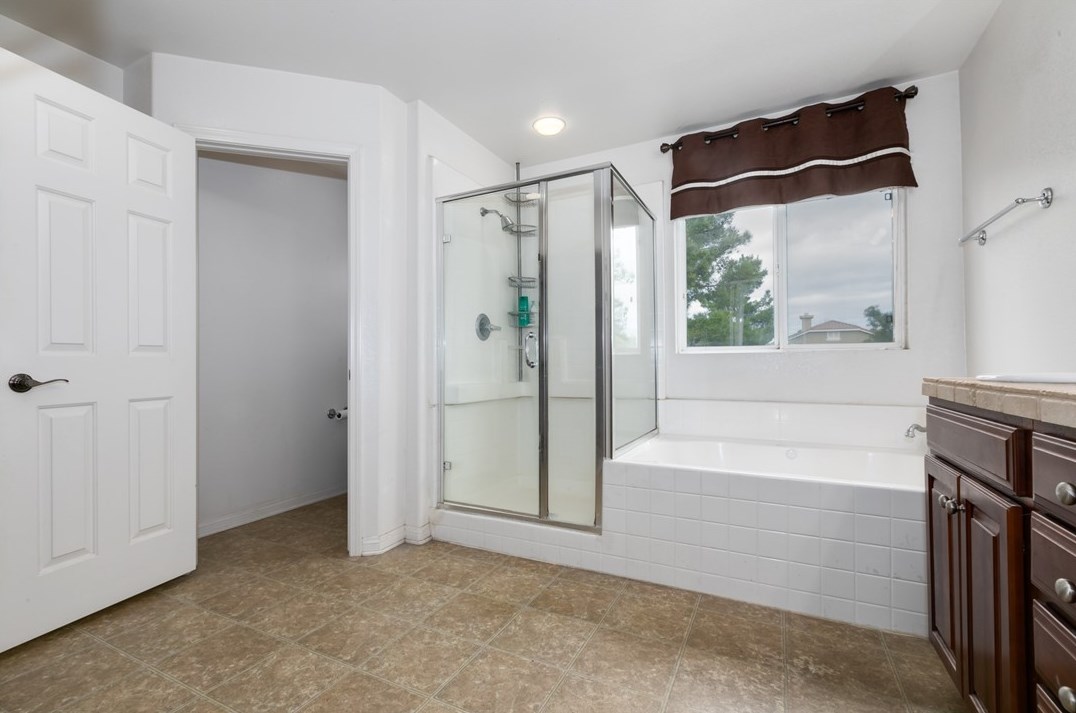 1550 Phoenix Dr, Beaumont CA  92223-7813 exterior