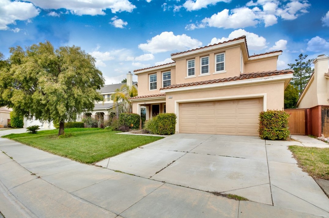 1550 Phoenix Dr, Beaumont CA  92223-7813 exterior