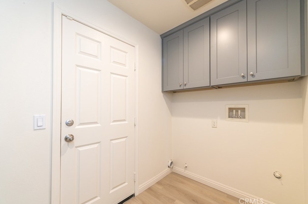 15657 Fontlee Ln, Fontana CA  92335-5480 exterior