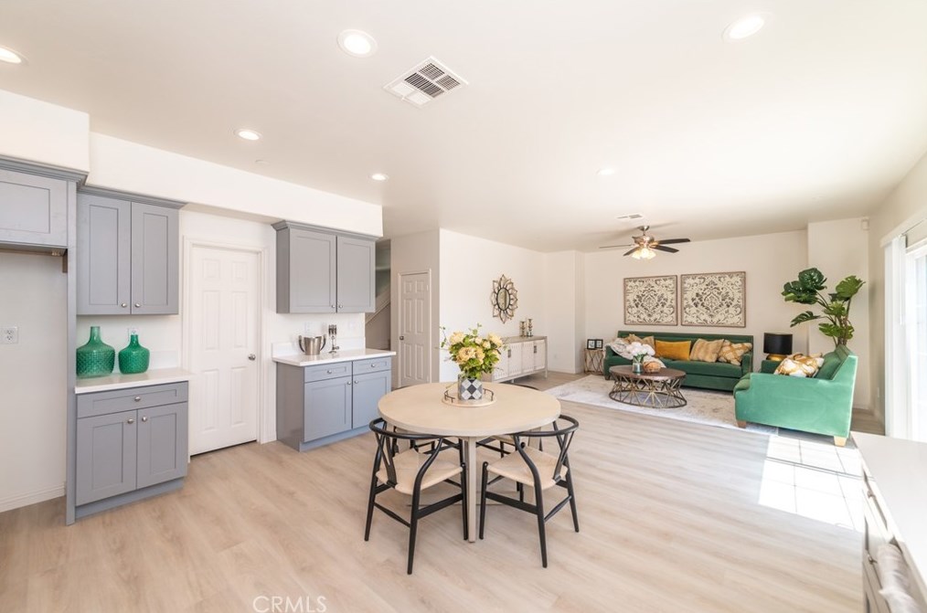 15657 Fontlee Ln, Fontana CA  92335-5480 exterior