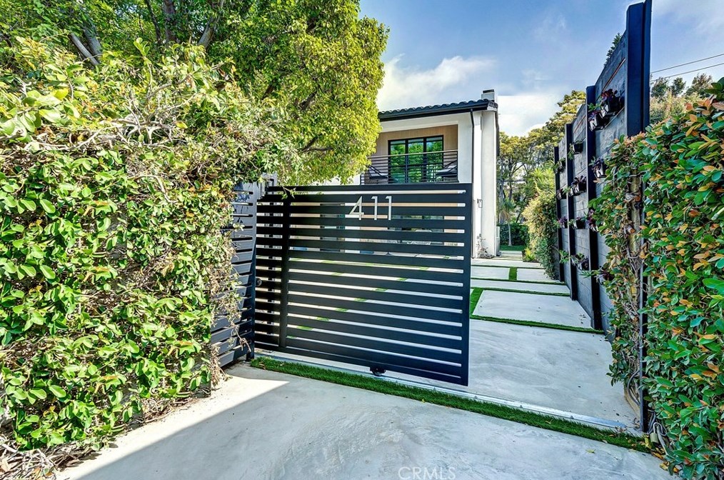 411 26th St, Santa Monica CA  90402-3105 exterior