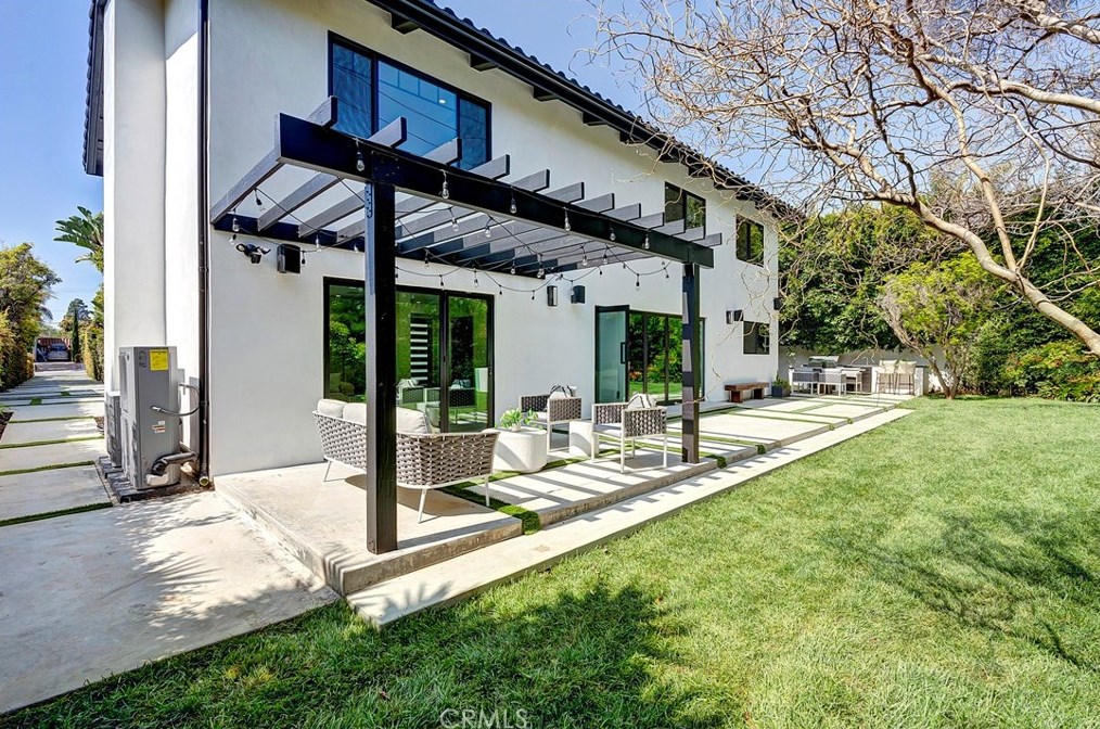 411 26th St, Santa Monica CA  90402-3105 exterior