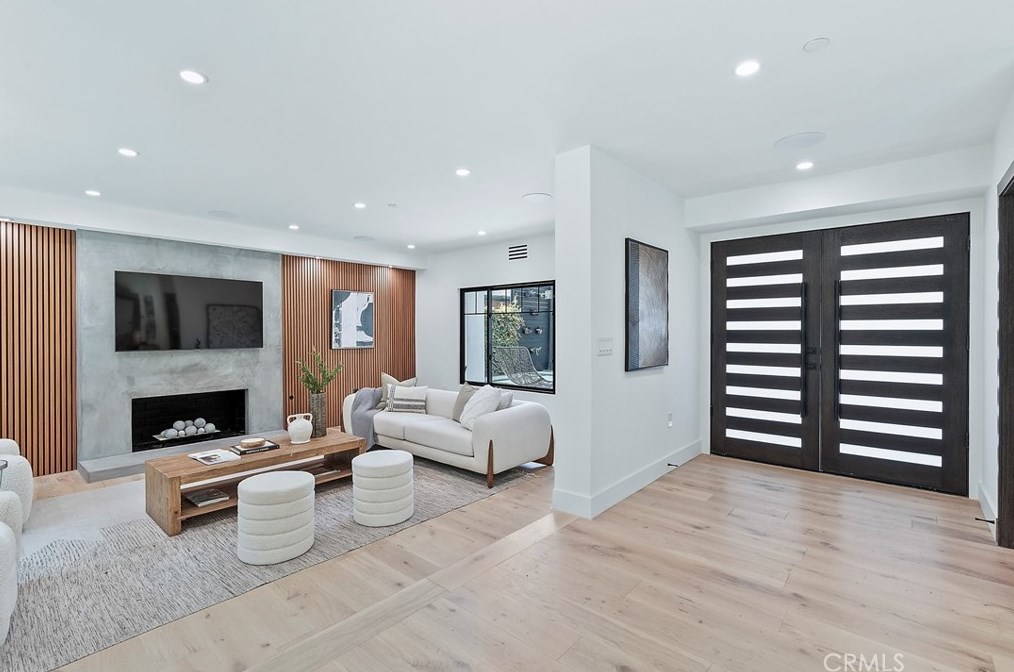 411 26th St, Santa Monica CA  90402-3105 exterior