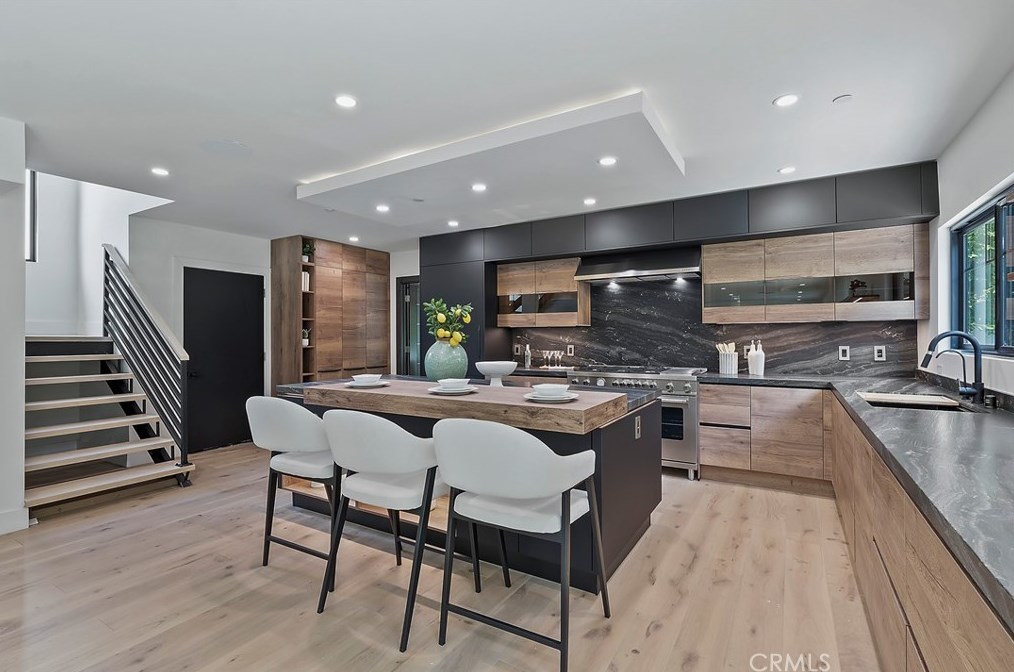 411 26th St, Santa Monica CA  90402-3105 exterior