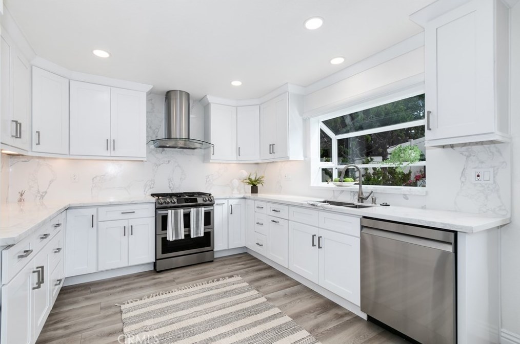 17 Whitney, Irvine CA  92620-3386 exterior