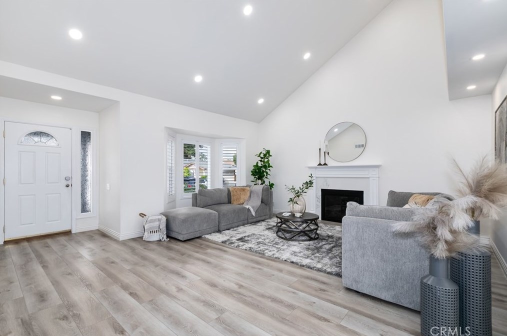 17 Whitney, Irvine CA  92620-3386 exterior