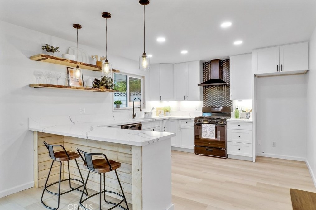 1985 Mountain Ave, Pomona CA  91767-3435 exterior