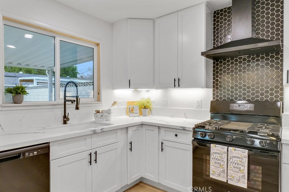 1985 Mountain Ave, Pomona CA  91767-3435 exterior