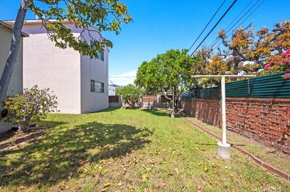 8112 Airlane Ave, Los Angeles CA  90045-3015 exterior