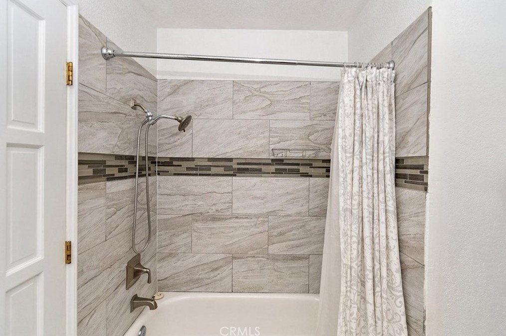 9848 Mammoth Dr, Montclair CA  91763-2881 exterior