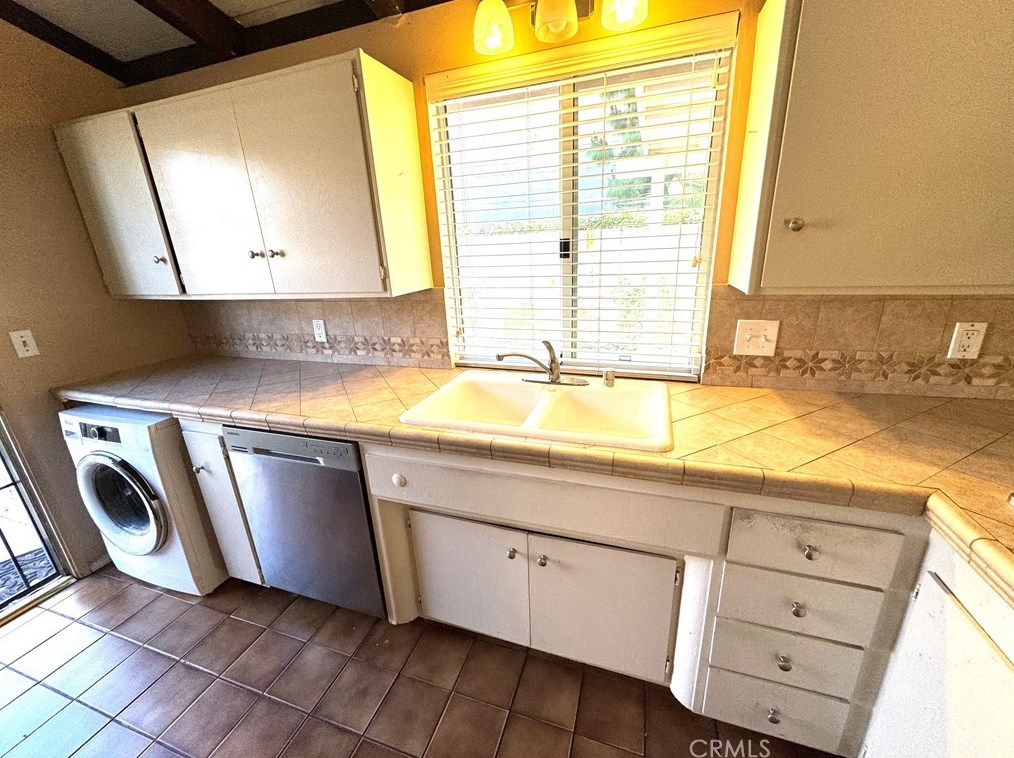 2347 Coronet Ave, Anaheim CA  92801-1534 exterior