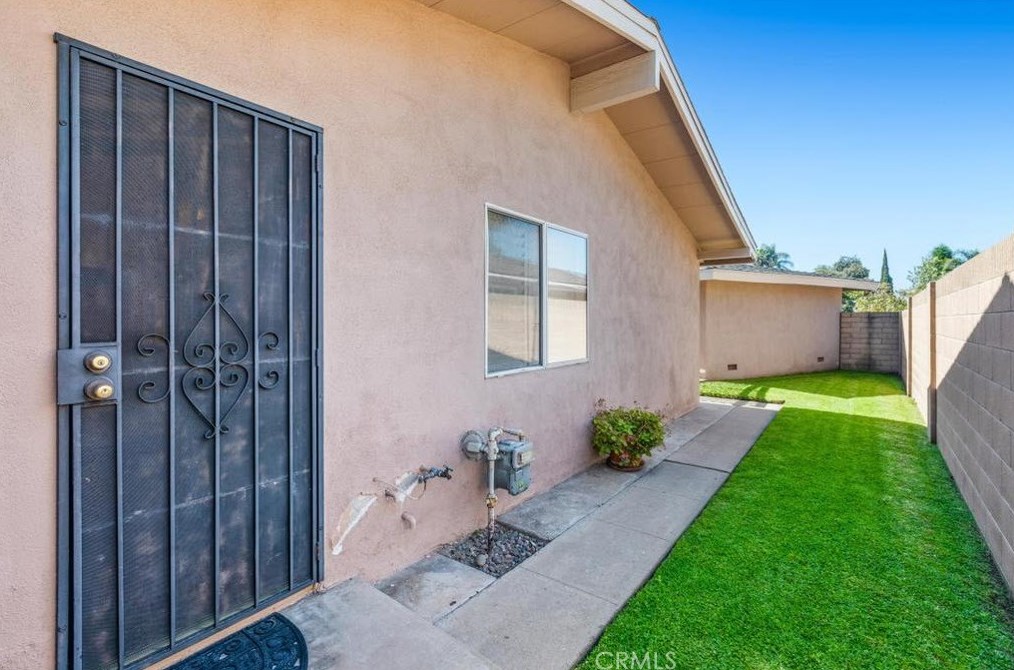 2347 Coronet Ave, Anaheim CA  92801-1534 exterior