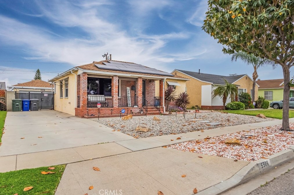 5506 Lakewood Blvd, Lakewood CA  90712-1724 exterior
