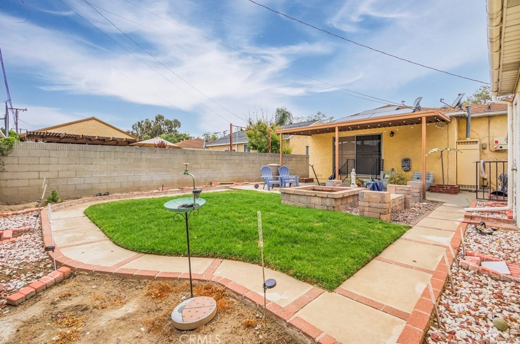 5506 Lakewood Blvd, Lakewood CA  90712-1724 exterior