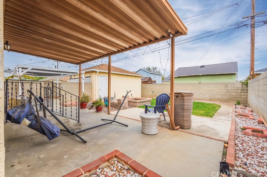 5506 Lakewood Blvd, Lakewood CA  90712-1724 exterior