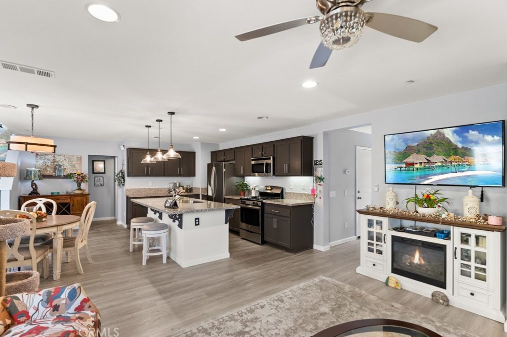 1408 Silverberry Ln, Beaumont CA  92223-1437 exterior