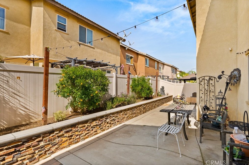 1408 Silverberry Ln, Beaumont CA  92223-1437 exterior