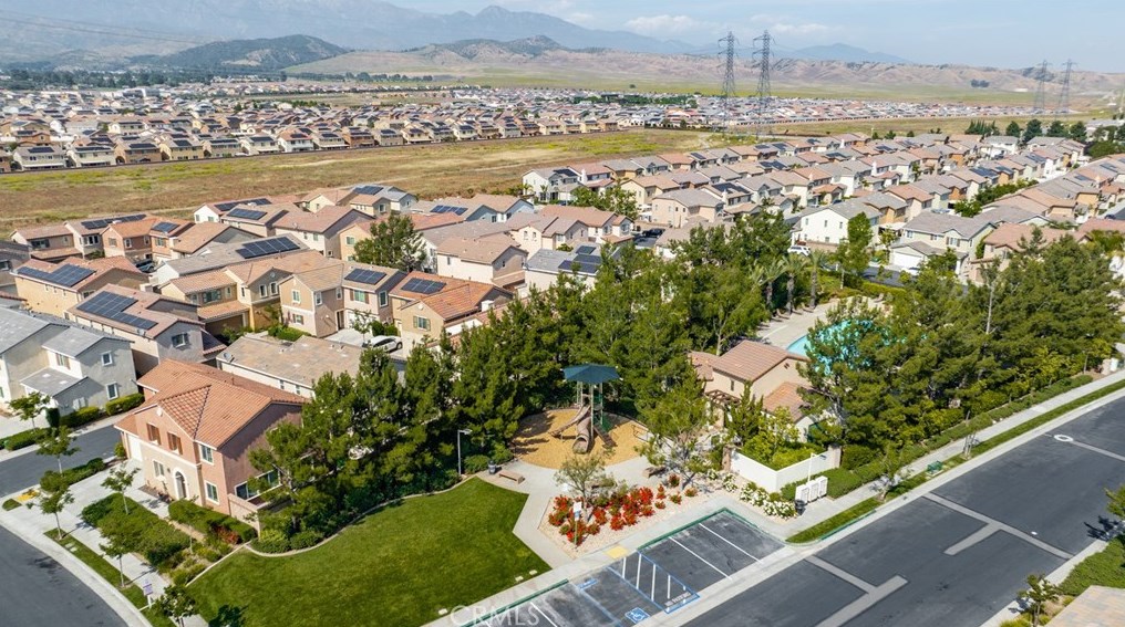 1408 Silverberry Ln, Beaumont CA  92223-1437 exterior