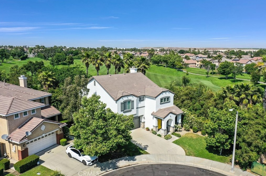 6158 Kingsmill Ct, Fontana CA  92336-5699 exterior