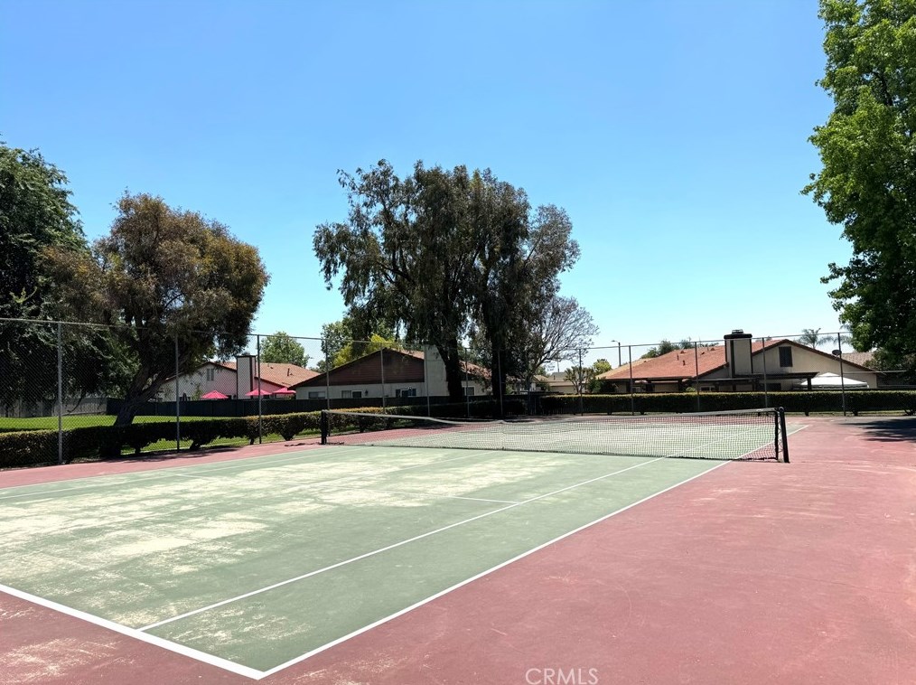 1842 Vineyard Ave, Ontario CA  91764-7725 exterior