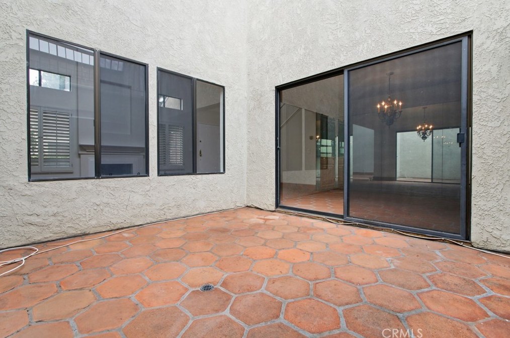 72 Chardonnay, Irvine CA  92614-7967 exterior