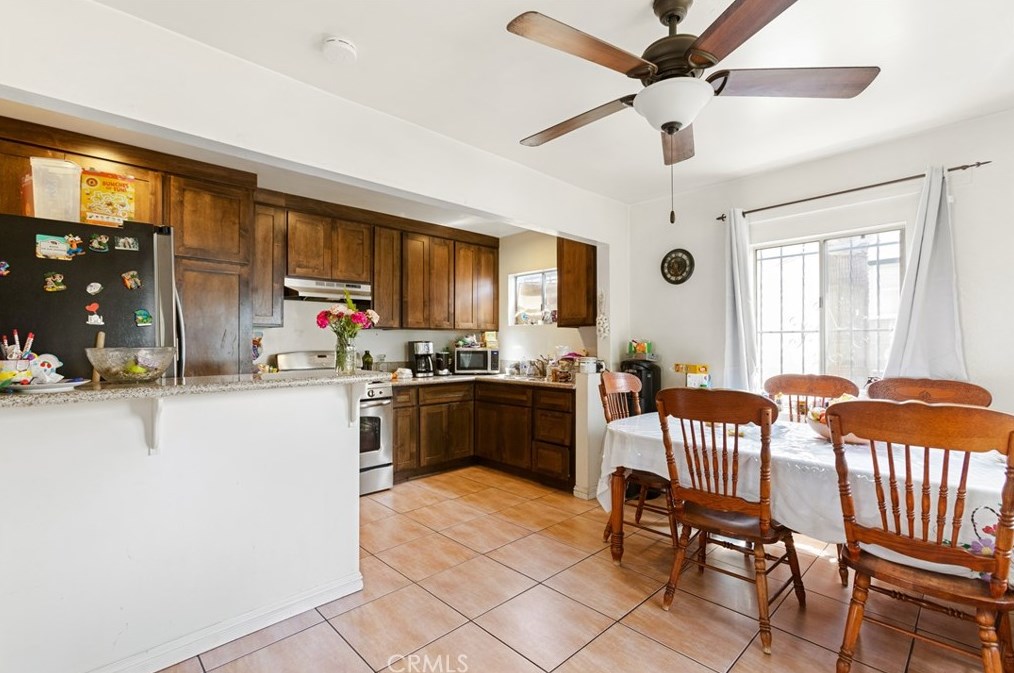 139 88th Pl, Los Angeles CA 90003-3413 exterior