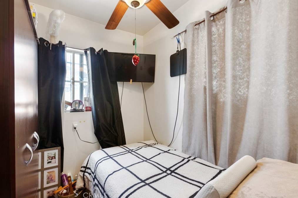 139 88th Pl, Los Angeles CA 90003-3413 exterior