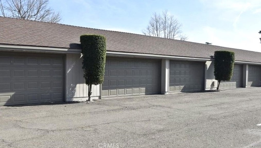 2220 Chapman Ave, Fullerton CA  92831-4219 exterior