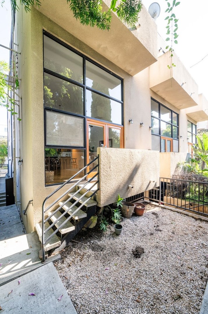 9917 Tabor St, Los Angeles CA  90034-7912 exterior