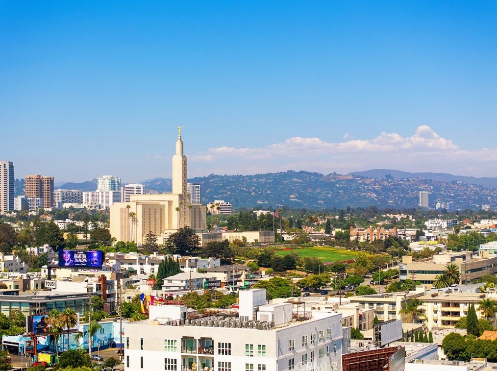 10929 Missouri Ave, Los Angeles CA  90025-5525 exterior