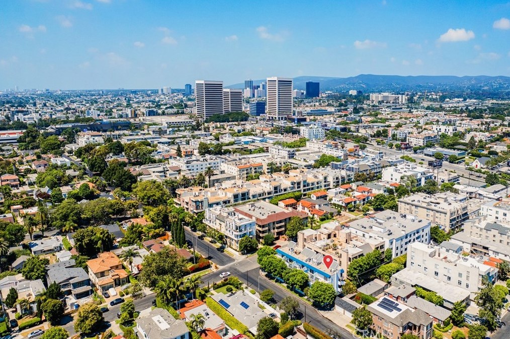 10929 Missouri Ave, Los Angeles CA  90025-5525 exterior