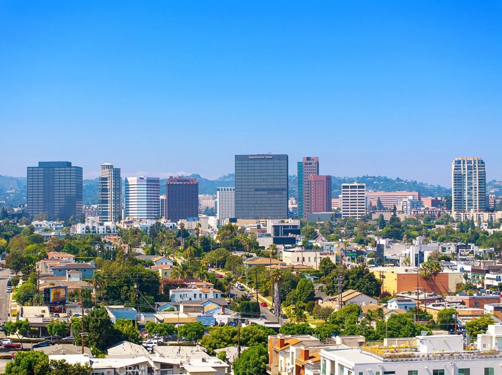 10929 Missouri Ave, Los Angeles CA  90025-5525 exterior
