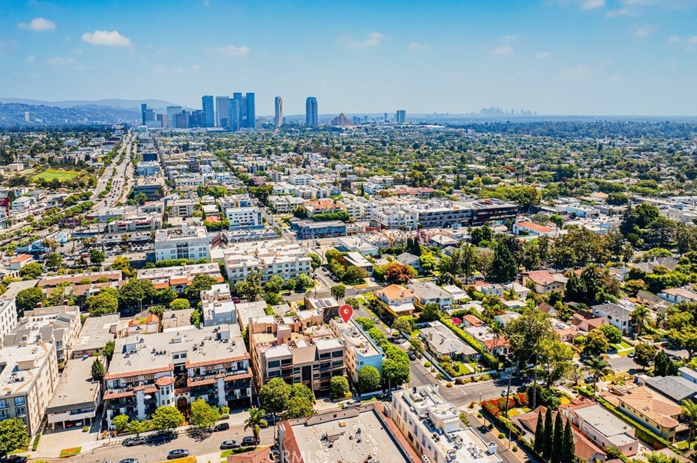 10929 Missouri Ave, Los Angeles CA  90025-5525 exterior