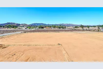 38680 Avenida De Felicidad, Murrieta, CA 92562 - Photo 3