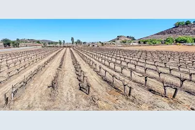 38680 Avenida De Felicidad, Murrieta, CA 92562 - Photo 11